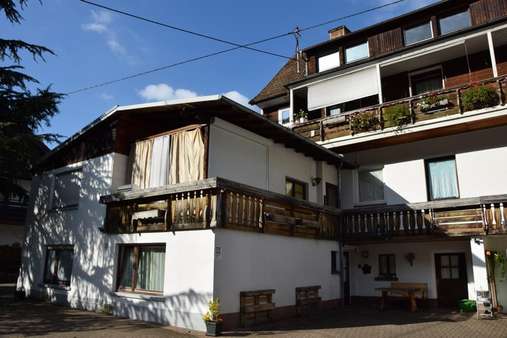 Innenhof/ Haus von hinten - Wohn- / Geschäftshaus in 79244 Münstertal/Schwarzwald mit 366m² kaufen