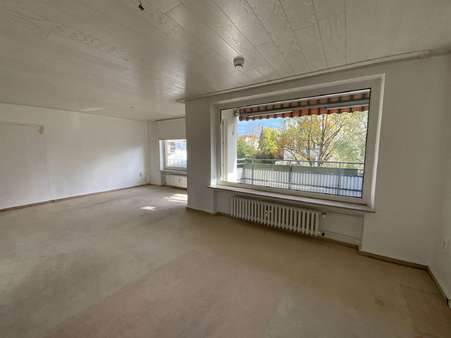 Wohnzimmer - Wohnung in 34119 Kassel mit 93m² als Kapitalanlage günstig kaufen