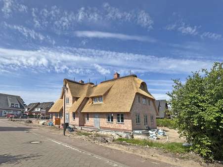 Ansicht Straßenseite Ansicht Straßenseite - Doppelhaushälfte in 25996 Wenningstedt mit 183m² kaufen