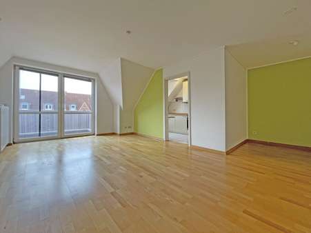 Wohnzimmer - Etagenwohnung in 24558 Henstedt-Ulzburg mit 75m² kaufen