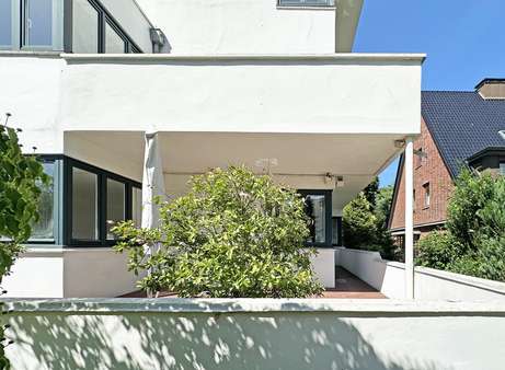 Terrasse Terrasse - Einfamilienhaus in 22587 Hamburg mit 310m² kaufen