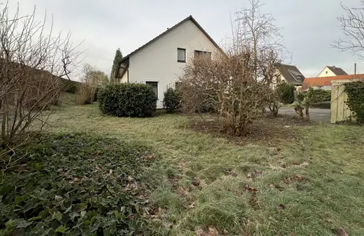 Zweifamilienhaus auf tollem Grundstück