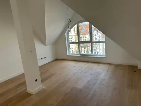 Exklusives Penthouse im Palais Friedenau – Historischer Charme trifft modernen Wohnluxus!