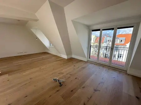 Penthouse mit Wow-Faktor: Dachterrasse, Fischgrätparkett & Ensuite-Luxus!