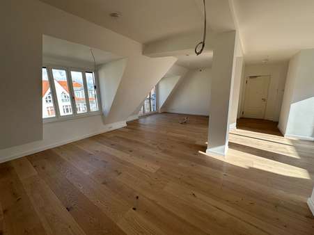 Wohnen - Dachgeschosswohnung in 12159 Berlin mit 140m² kaufen