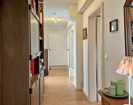 Flur 2 quer - Etagenwohnung in 22399 Hamburg mit 104m² kaufen