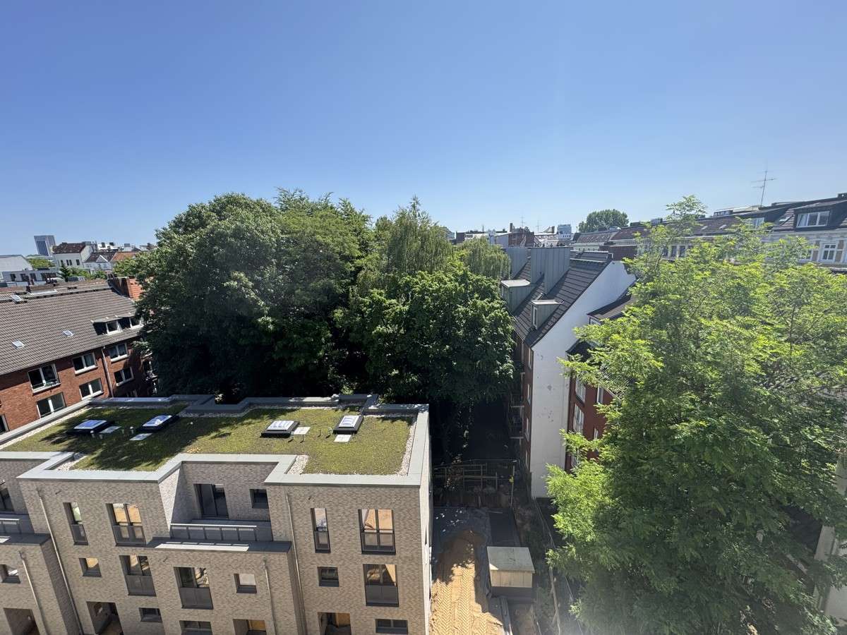 Blick auf Stadthäuser Blick auf Stadthäuser - Maisonette-Wohnung in 20357 Hamburg mit 129m² kaufen