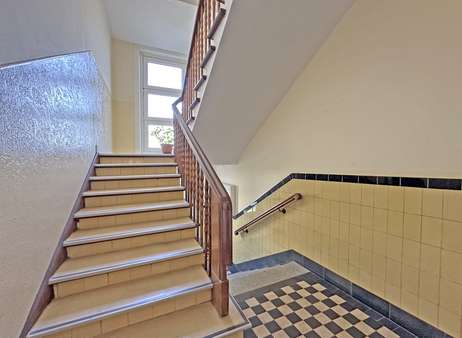 Treppenhaus - Erdgeschosswohnung in 22335 Hamburg mit 84m² kaufen