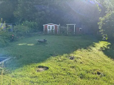 Einfamilienhaus auf schönem Grundstück