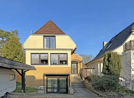 Einfamilienhaus auf schönem Grundstück
