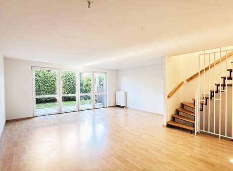 Wohnzimmer - Maisonette-Wohnung in 22880 Wedel mit 108m² kaufen