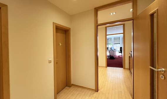 Weitere Anischten 3. OG Weitere Anischten 3. OG - Bürofläche in 20354 Hamburg mit 121m² mieten