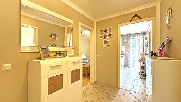 Diele  - Erdgeschosswohnung in 22179 Hamburg mit 65m² kaufen