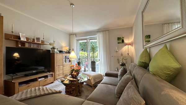 Wohnzimmer - Erdgeschosswohnung in 22179 Hamburg mit 65m² kaufen