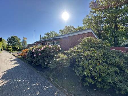 Vorderansicht - Reihenendhaus in 22846 Norderstedt mit 100m² kaufen