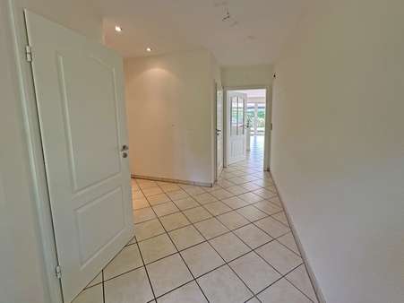 Flur Flur - Doppelhaushälfte in 22844 Norderstedt mit 104m² kaufen