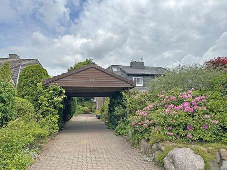 Einfahrt Einfahrt - Doppelhaushälfte in 22844 Norderstedt mit 97m² kaufen
