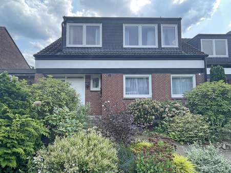 Außenansicht - Reihenendhaus in 25421 Pinneberg mit 137m² kaufen