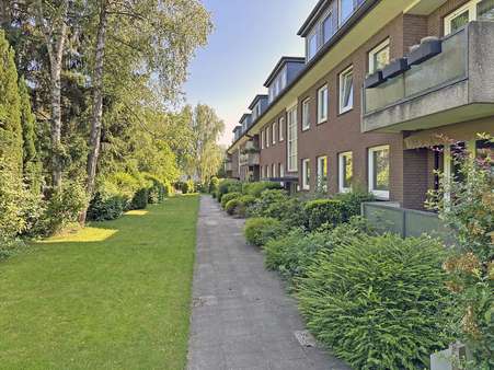 Außenansicht Außenansicht - Dachgeschosswohnung in 22459 Hamburg mit 88m² kaufen