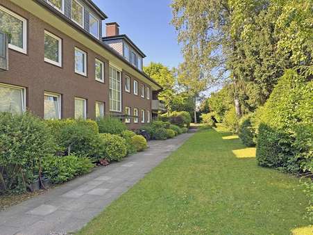 Außenansicht Außenansicht - Dachgeschosswohnung in 22459 Hamburg mit 88m² kaufen