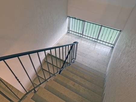 Treppenhaus Treppenhaus - Dachgeschosswohnung in 22459 Hamburg mit 88m² kaufen