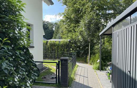 Seitenansicht - Doppelhaushälfte in 21079 Hamburg mit 122m² kaufen