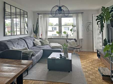 Wohnzimmer Wohnzimmer - Etagenwohnung in 22523 Hamburg mit 72m² kaufen