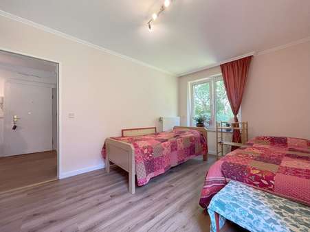 Schlafzimmer - Erdgeschosswohnung in 25421 Pinneberg mit 87m² kaufen
