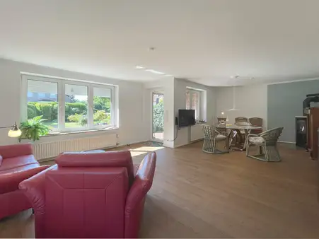 Terrassenwohnung mit Souterrain und Garten