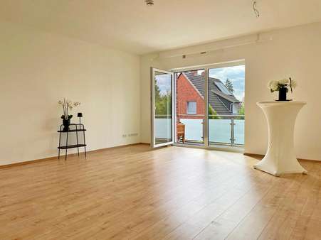 Zimmer Zimmer - Dachgeschosswohnung in 21365 Adendorf mit 83m² kaufen