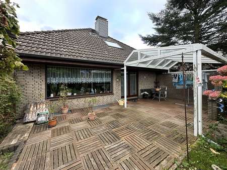 Gartenansicht Gartenansicht - Einfamilienhaus in 25436 Uetersen / Ahrenlohe mit 186m² kaufen