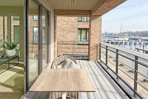 Loggia Loggia - Maisonette-Wohnung in 23570 Lübeck-Travemünde mit 83m² kaufen