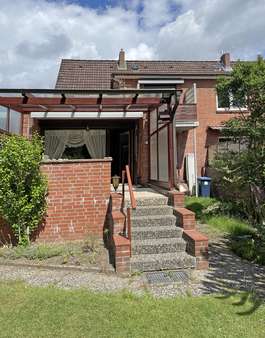 Rückansicht - Doppelhaushälfte in 22391 Hamburg mit 125m² kaufen