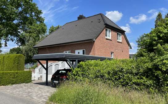 Carport - Einfamilienhaus in 22399 Hamburg mit 154m² kaufen