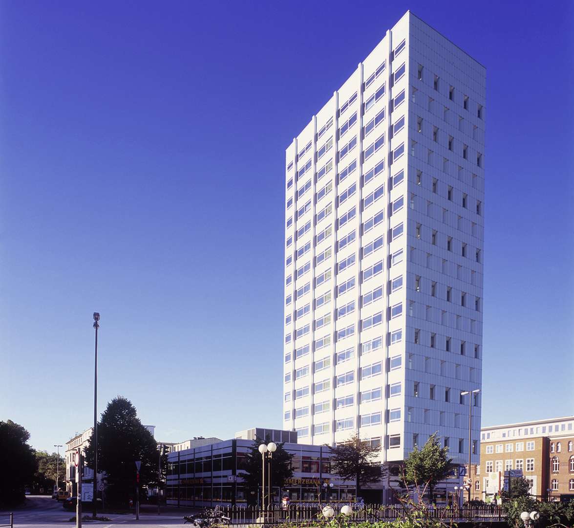 Titelbild - Bürofläche in 22765 Hamburg mit 544m² mieten