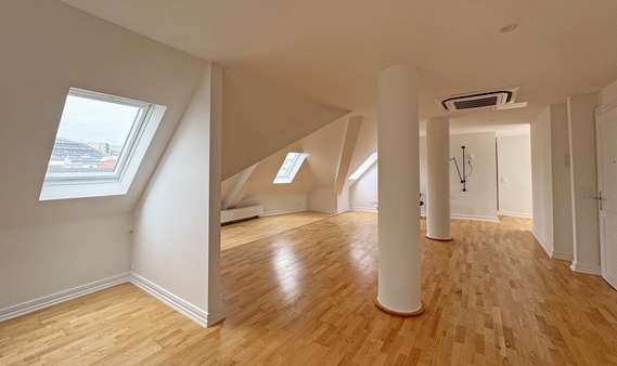 Weitere Ansichten 6. OG Weitere Ansichten 6. OG - Bürofläche in 20354 Hamburg mit 421m² mieten