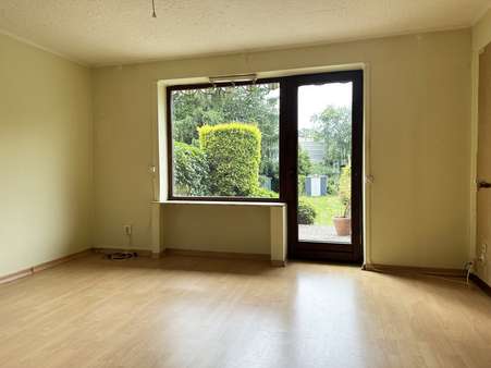 Wohnzimmer - Reihenmittelhaus in 22523 Hamburg mit 68m² kaufen
