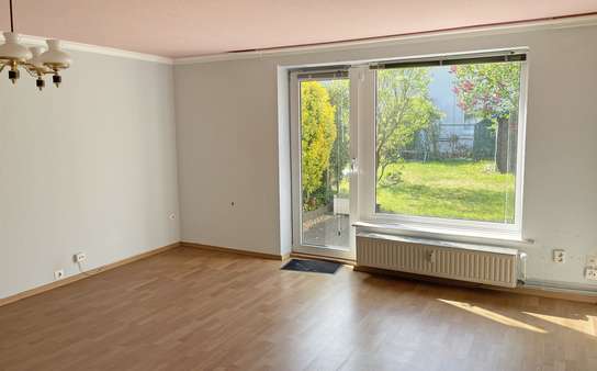 Wohnzimmer - Reihenmittelhaus in 22043 Hamburg mit 70m² kaufen