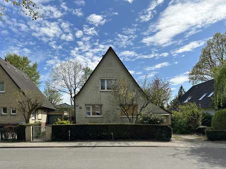 Frontansicht - Einfamilienhaus in 22523 Hamburg mit 106m² kaufen