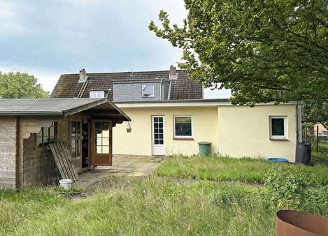 Gartenansicht - Doppelhaushälfte in 25436 Uetersen mit 166m² kaufen