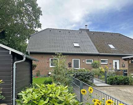 Außenbild - Doppelhaushälfte in 21244 Buchholz in der Nordheide mit 114m² kaufen