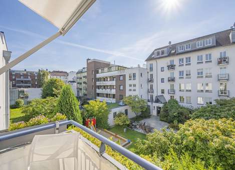 Blick vom Balkon - Etagenwohnung in 22085 Hamburg mit 82m² kaufen