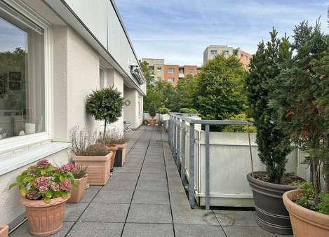 Dachterrasse - Dachgeschosswohnung in 22309 Hamburg mit 137m² kaufen