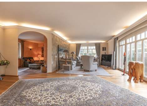 Wohnzimmer - Einfamilienhaus in 25462 Rellingen mit 277m² kaufen
