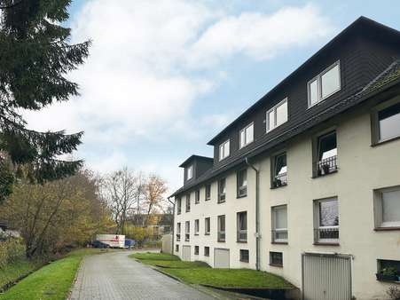 Ansicht EingangsseiteAnsicht Rückseite - Dachgeschosswohnung in 22453 Hamburg mit 41m² kaufen