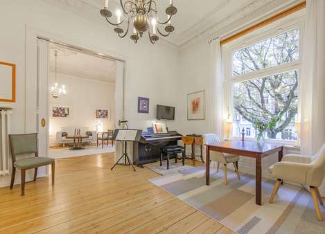 Wohnzimmer - Etagenwohnung in 20144 Hamburg mit 104m² kaufen