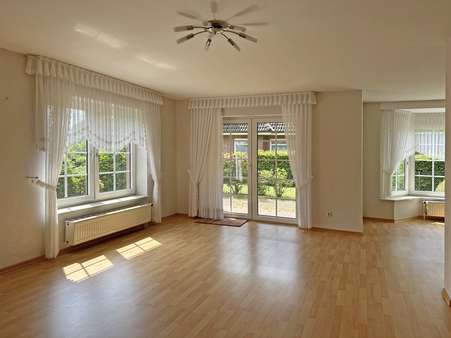 Wohnzimmer - Einfamilienhaus in 22844 Norderstedt / Harksheide mit 131m² kaufen