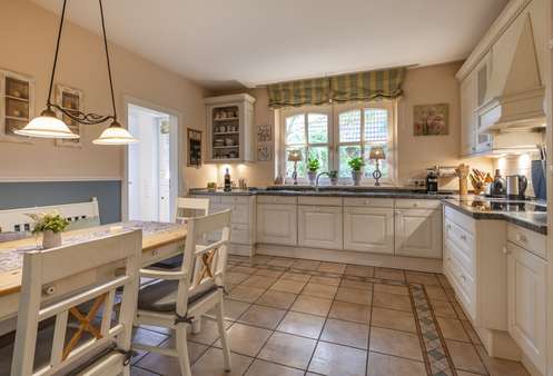 Küche - Einfamilienhaus in 25370 Seester mit 235m² kaufen