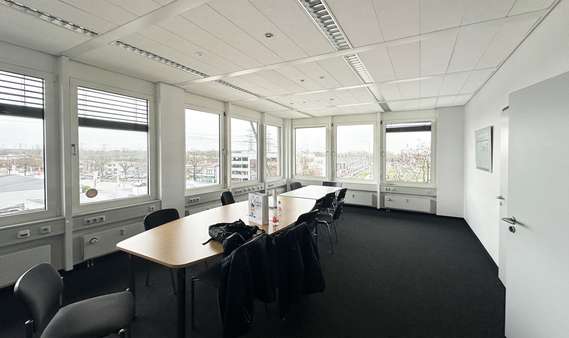 Weitere Ansichten - Bürofläche in 22043 Hamburg mit 356m² mieten