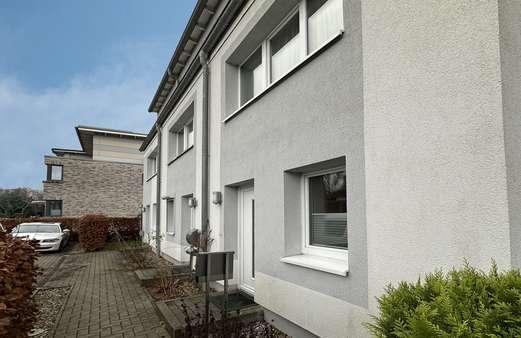 Hauseingang - Reihenmittelhaus in 22147 Hamburg mit 113m² kaufen